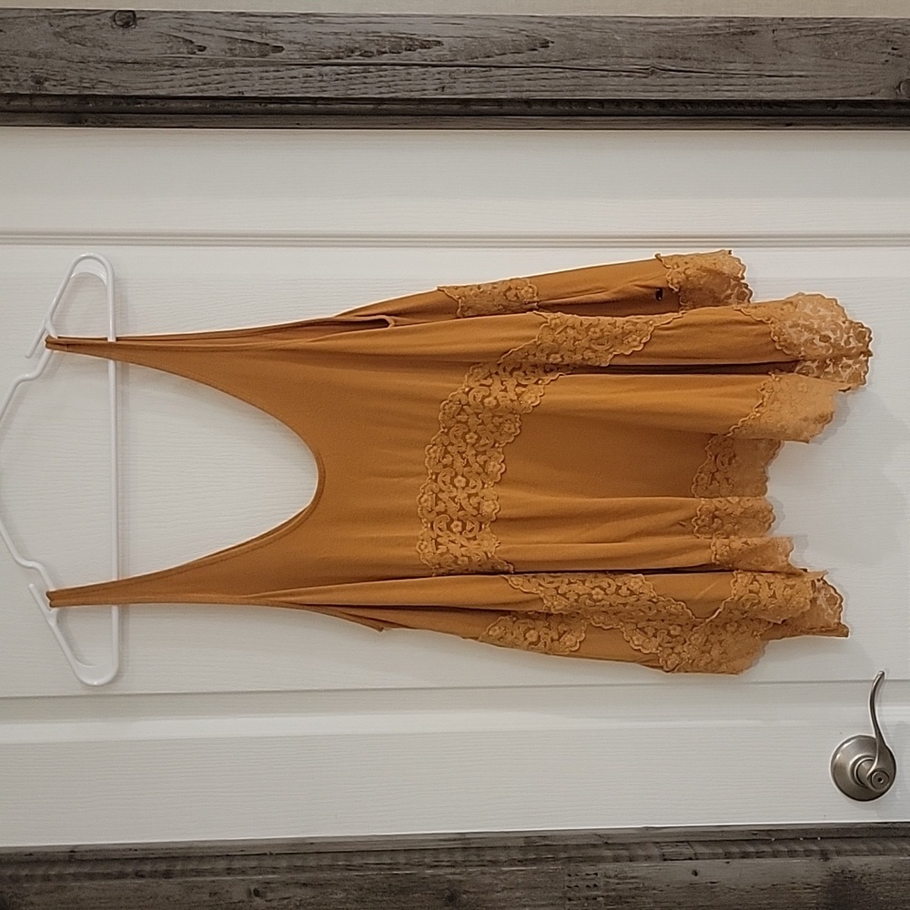 American Eagle Outfitters Large Mustard Tank